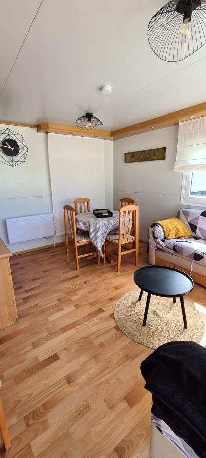 Mobil Home Dans Camping Saillagouse Esterno foto
